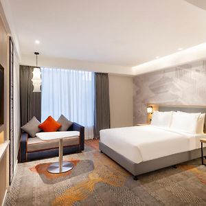 Standard Queen Room Disability Access
